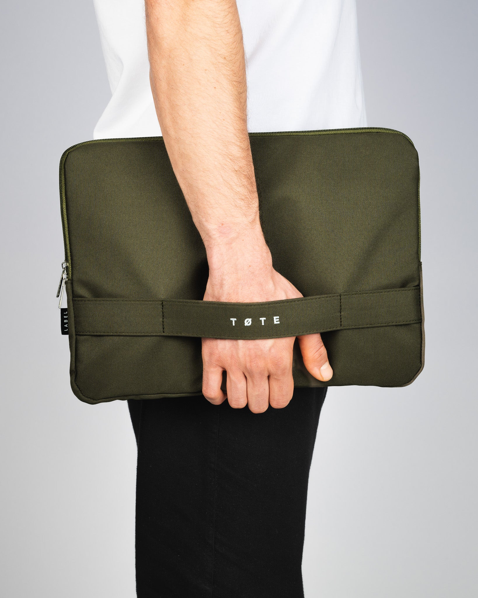 <tc>Housse d'ordinateur Kaki Vert</tc>