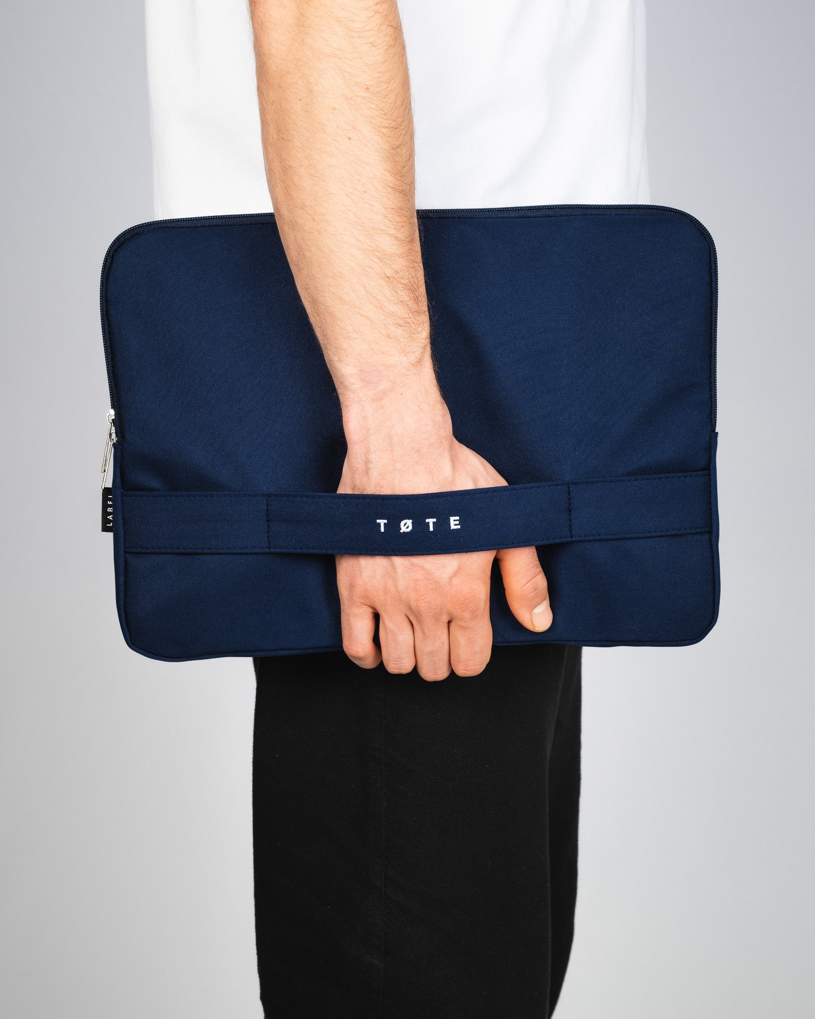 <tc>Housse d'ordinateur Bleu Marine</tc>
