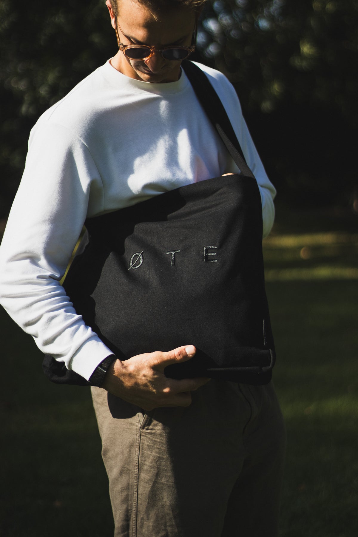 Wide-Strap TØTE Bag | Negro