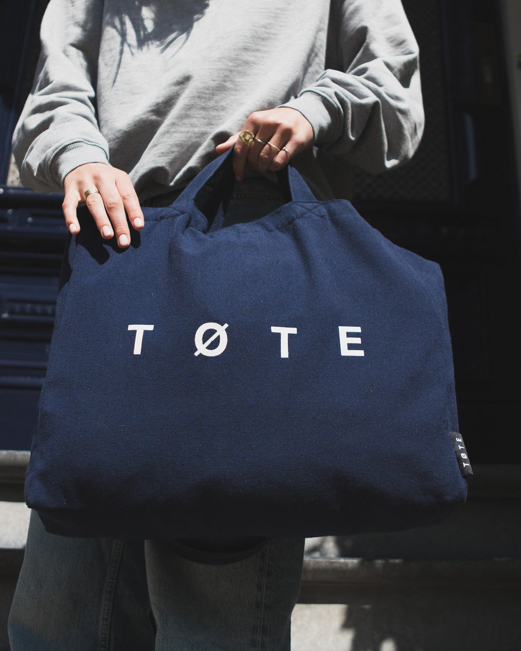 Tote bag by the ocean
